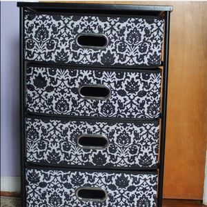 Cubbies Beauty organizer